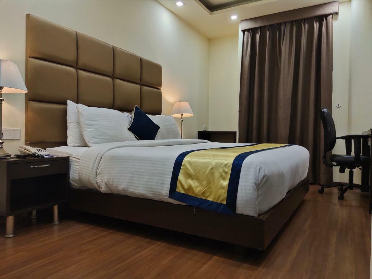 Days Hotel By Wyndham, Jalandhar Dış mekan fotoğraf